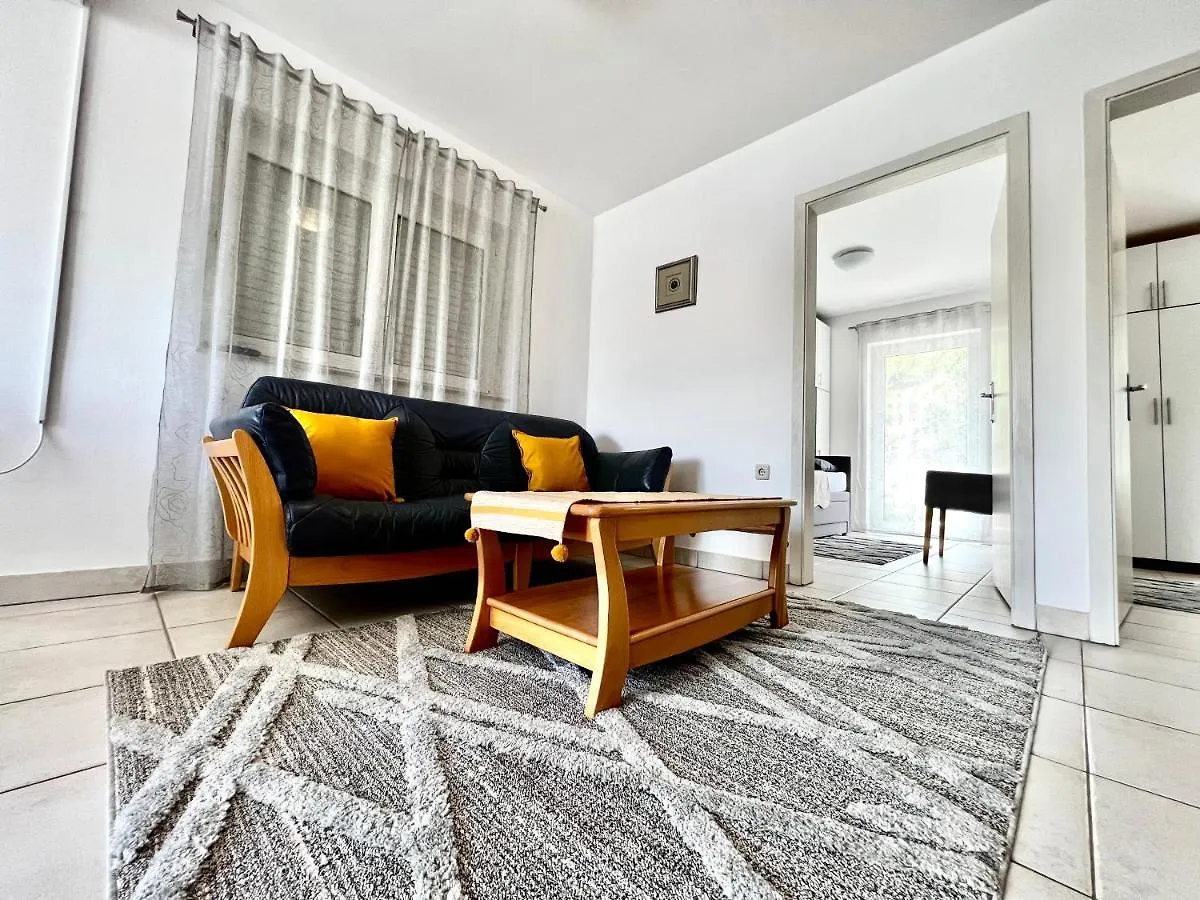 Apartments Lokunja