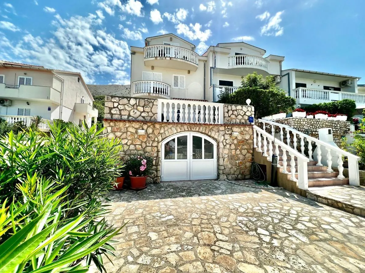 Apartments Lokunja Pag Town 0*,  Croazia
